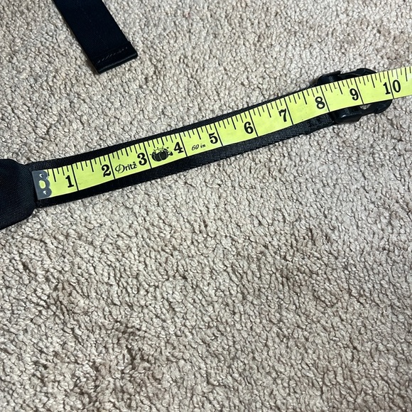 GUESS SLING BAG - Picture 5 of 8